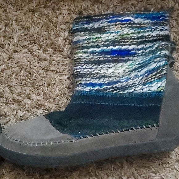 Toms Boots - Picture 2 of 7